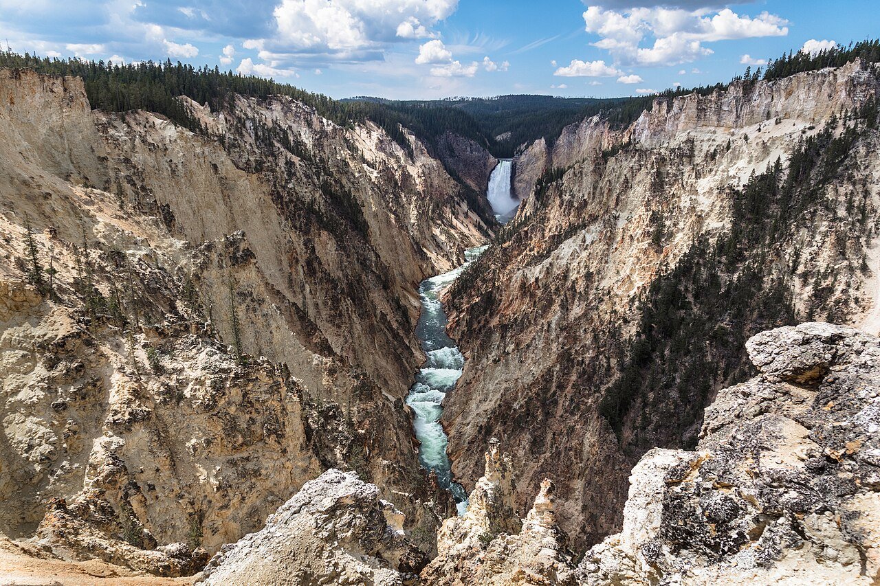 Yellowstone Wheelchair Access Guide: Geysers, Boardwalks, and Wildlife Viewing 4 The Grand Canyon of the Yellowstone River and its Lower Falls, seen from the paved, wheelchair-accessible Artist Point overlook